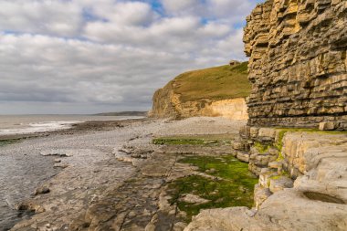 Monknash Sahili 'nin kayalıkları, Glamorgan Vadisi, Galler, İngiltere