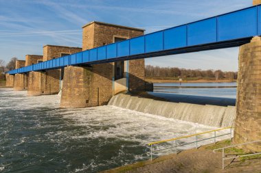 Ruhrwehr, Duisburg 'da Ruhr Nehri üzerindeki köprü, Kuzey Ren-Vestfalya, Almanya