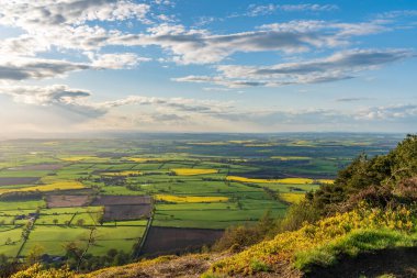 Telford, Shropshire, İngiltere yakınlarındaki Wrekin 'den Leaton' a doğru kuzeybatıya bakıyor.