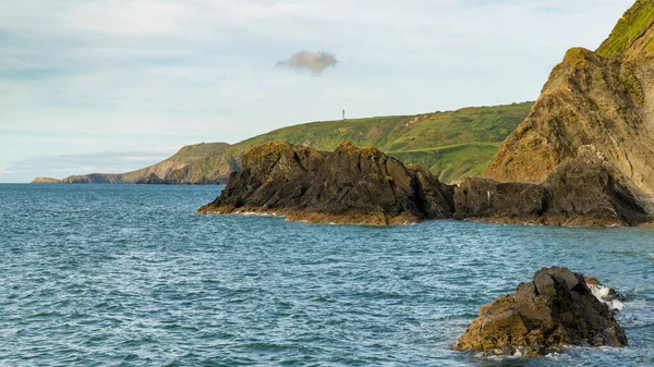 Acantilados Rocas Mar Vistas Desde Tresaith Beach Ceredigion Dyfed Gales — Foto de Stock