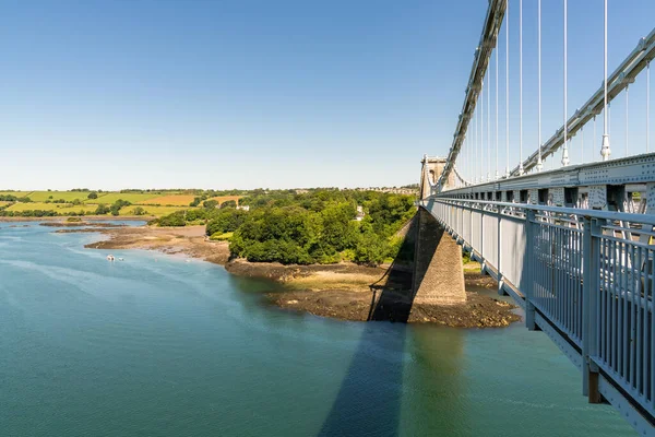 Menai Köprüsü Anglesey Gwynedd Wales Ngiltere Den Coed Cyrnol Doğru — Stok fotoğraf