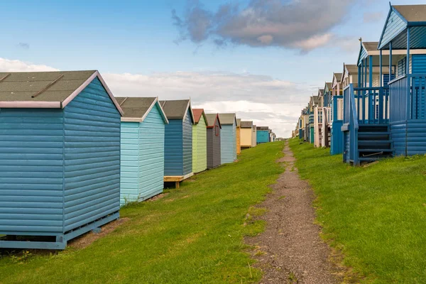 Fileiras Cabanas Praia Norte Veja Costa Nas Encostas Tankerton Whitstable — Fotografia de Stock