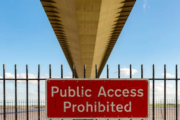 Sign Public Access Prohibited Seen Humber Bridge East Riding Yorkshire — стоковое фото