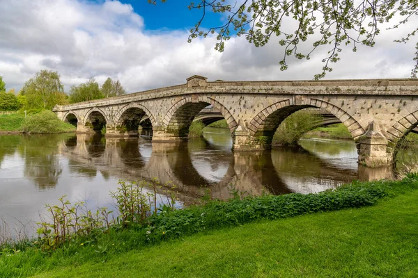 Atcham Nehri Üzerindeki Atcham Eski Köprüsü Atcham Shrewsbury Shropshire Ngiltere — Stok fotoğraf