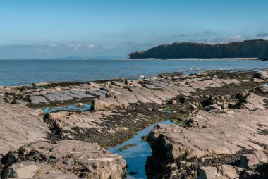 Somerset, İngiltere 'deki Kilve Plajı - Bristol Kanalı' na bakıyor