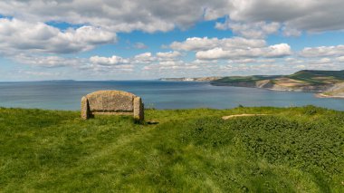 Güney Batı Yakası Yolu 'nda Jurassic Sahili manzaralı taş bank, Worth Matravers, Jurassic Coast, Dorset, İngiltere