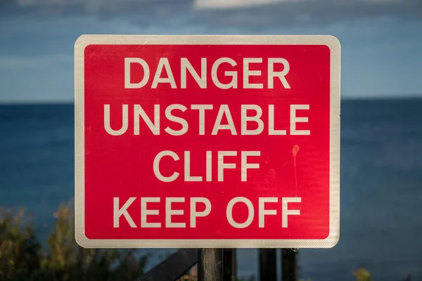 Znamení Nebezpečný Nestabilní Útes Držet Dál Vidět Whitley Bay Tyne — Stock fotografie
