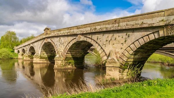 Atcham Nehri Üzerindeki Atcham Eski Köprüsü Atcham Shrewsbury Shropshire Ngiltere — Stok fotoğraf