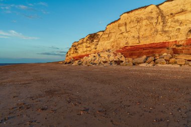 İngiltere, Norfolk 'taki Hunstanton Cliffs' de akşam ışığı.