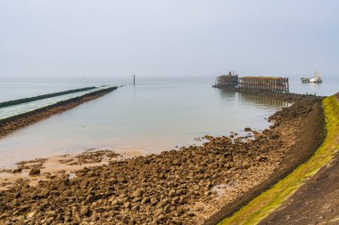 Güney Rıhtımı 'ndan geçen ve İrlanda Denizi' ne geri dönen bir gemi Heysham Limanı, Lancashire, İngiltere 'de görüldü.