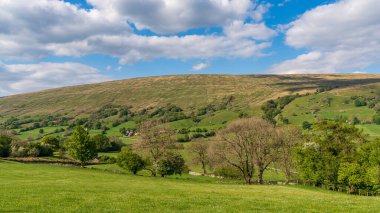 Dent Dale 'deki Yorkshire Dales manzarası Cowgill ve Dent arasında, Cumbria, İngiltere, İngiltere