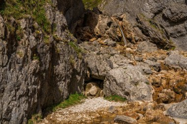 Malham yakınlarındaki Gordale Scar Şelalesi, Kuzey Yorkshire, İngiltere, İngiltere