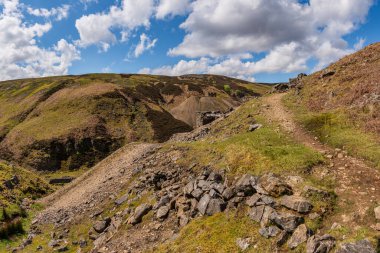 Bunton Madeni 'nin kalıntıları Gunnerside yakınlarında, Kuzey Yorkshire, İngiltere, İngiltere