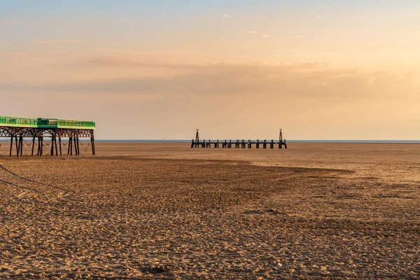 Anne Beach Muelle Con Los Restos Del Embarcadero Del Muelle — Foto de Stock