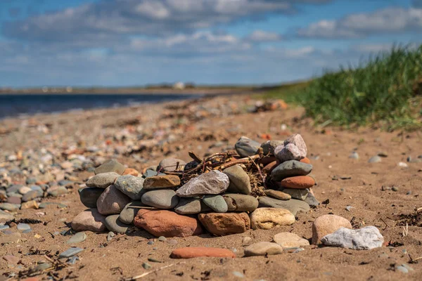 Uma Lareira Pedras Para Uma Fogueira Praia Vista Perto Allonby — Fotografia de Stock