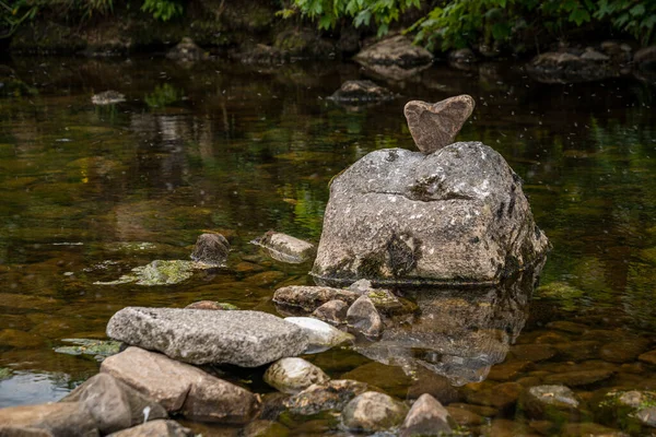 Szíve Szív Alakú Wharfe Folyóban Közel Hubberholme North Yorkshire England — Stock Fotó