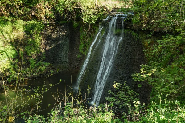 イギリス イングランド ノースヨークシャー州ゲイル近くのエイジル軍の滝 — ストック写真