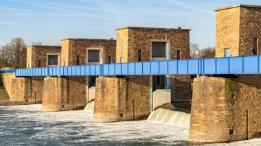 Ruhrwehr, Duisburg 'da Ruhr Nehri üzerindeki köprü, Kuzey Ren-Vestfalya, Almanya