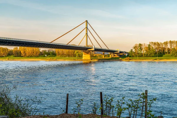 Kilátás Rajna Folyóra Autópálya Hídjára Neuenkamp Ben Duisburg Észak Rajna — Stock Fotó
