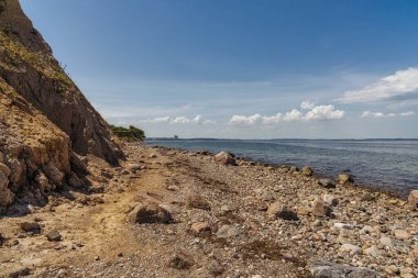 Baltık Denizi kıyıları ve Brodten 'in kayalıkları Almanya' nın kuzeyinde Schleswig-Holstein