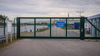 Lubmin 'deki Endüstriyel Liman Girişi, Mecklenburg-Batı Pomerania, Almanya
