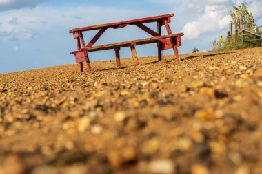 Heacham South Beach, Norfolk, İngiltere 'de piknik masası.