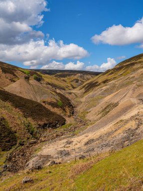 Gunnersie Gill 'de Bunton Madeni ve Blakethwaite Madeni' nin kalıntıları var. Gunnerside, Kuzey Yorkshire, İngiltere yakınlarında.