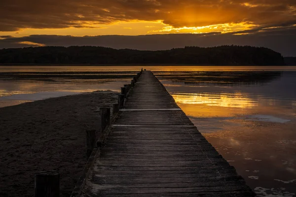 Sonnenuntergang Über Dem Jasmunder Bodden Mit Der Seebrücke Lietzow Mecklenburg — Stockfoto