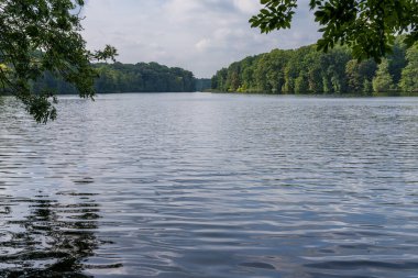Berlin, Almanya 'daki Schlachtensee' ye bakın