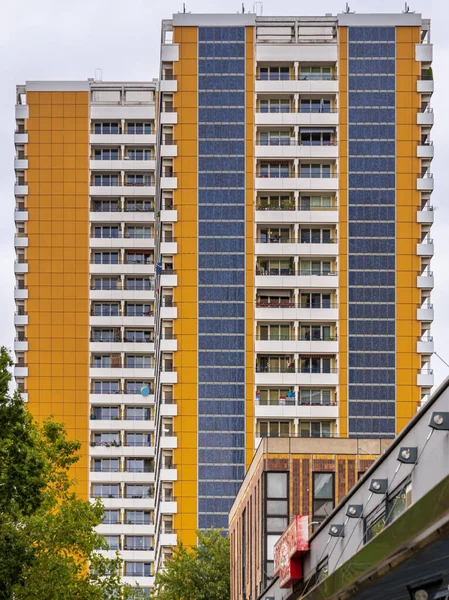 Berlin Deutschland September 2021 Fassade Eines Hochhauses Mit Balkon Berlin — Stockfoto