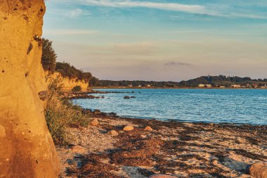 Klein Zicker, Mecklenburg-Batı Pomerania, Almanya 'da akşam ışıkları ve uçurumlar