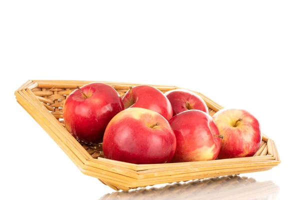 Unas Manzanas Dulces Orgánicas Rojas Plato Paja Macro Aisladas Sobre — Foto de Stock