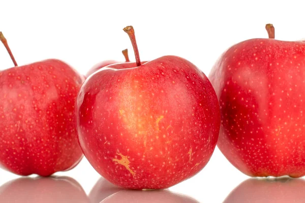 Plusieurs Pommes Rouges Mûres Macro Isolées Sur Fond Blanc — Photo