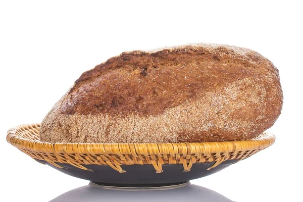 Jeden Bochník Čerstvě Upečeného Pohankového Chleba Keramické Misce Detailní Záběr — Stock fotografie