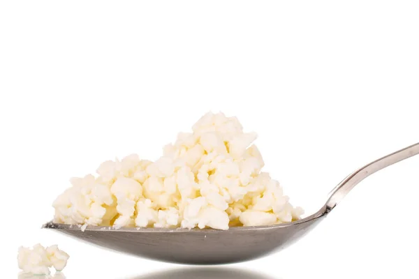 Fragrante Saporita Ricotta Con Cucchiaio Metallo Macro Isolata Fondo Bianco — Foto Stock