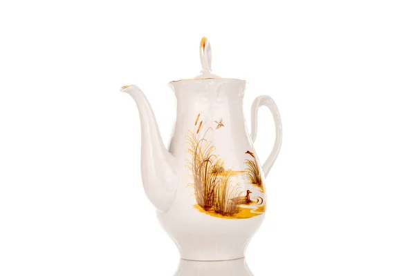 Eine Keramik Teekanne Nahaufnahme Isoliert Auf Weißem Hintergrund — Stockfoto