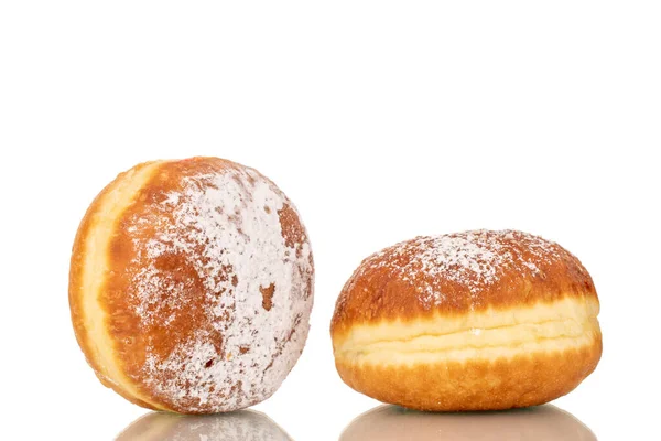 Twee Zoete Donuts Gevuld Met Jam Macro Geïsoleerd Een Witte — Stockfoto