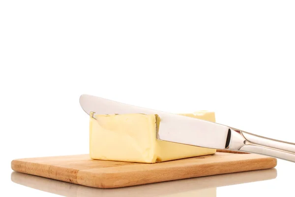 Pedaço Manteiga Deliciosa Com Uma Faca Metal Uma Placa Corte — Fotografia de Stock