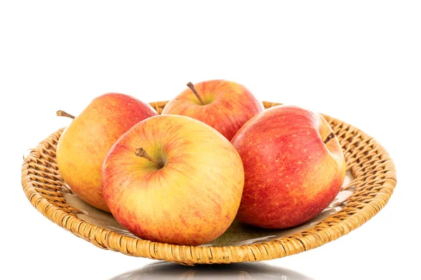 Cuatro Manzanas Orgánicas Jugosas Con Plato Cerámica Primer Plano Aisladas — Foto de Stock