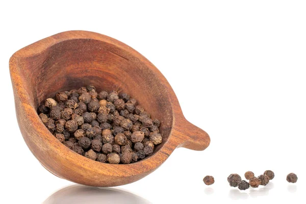 Dry Fragrant Black Pepper Wooden Cup Close Isolated White Background — Zdjęcie stockowe