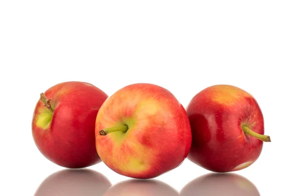 Три Червоні Солодкі Яблука Крупним Планом Білому Тлі — стокове фото