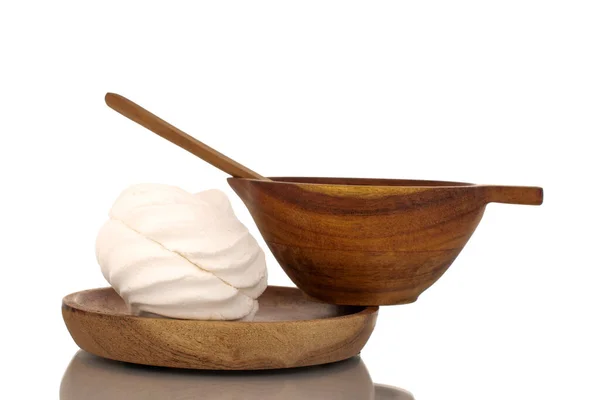 Dolce Marshmallow Bianco Piattino Legno Con Una Tazza Macro Isolato — Foto Stock