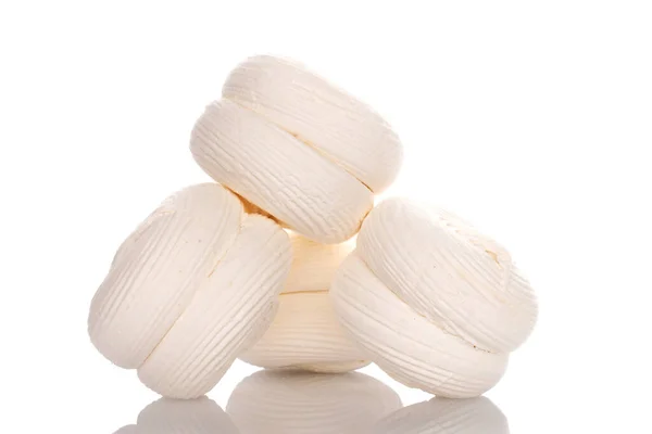 Vier Süße Weiße Marshmallows Makro Isoliert Auf Weißem Hintergrund — Stockfoto
