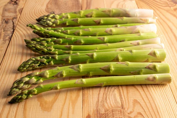 Plusieurs Tiges Asperges Bio Vertes Sur Une Table Bois Gros — Photo