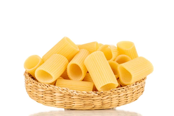Több Nyers Sárga Cannelloni Egy Szívószál Lemez Makró Elszigetelt Fehér — Stock Fotó
