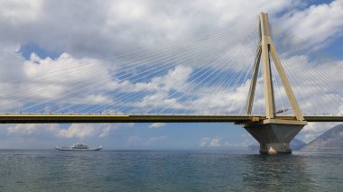 Rio - Antirio köprüsü Rio, Achaia, Yunanistan