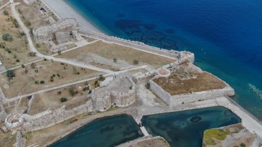 Achaia 'daki Rio Kalesi, insansız hava aracı manzaralı, Yunanistan