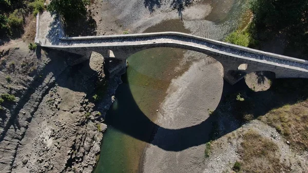 Aziz Aga古石桥 Venetikos河 无人驾驶飞机视图 马其顿 Grevena — 图库照片