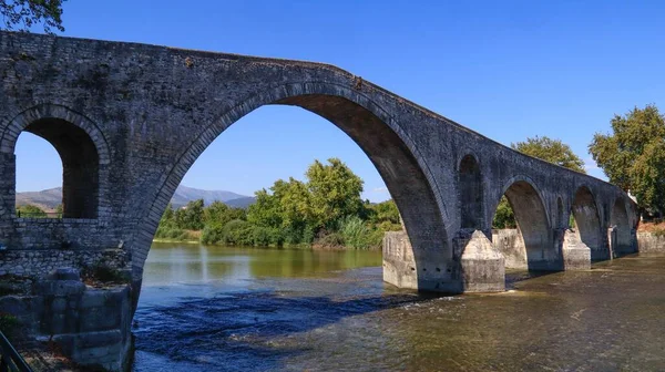 Ponte Pedra Velha Arta Rio Arachthos Epirus Greece — Fotografia de Stock