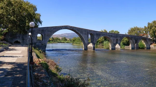 Ponte Pedra Velha Arta Rio Arachthos Epirus Greece — Fotografia de Stock